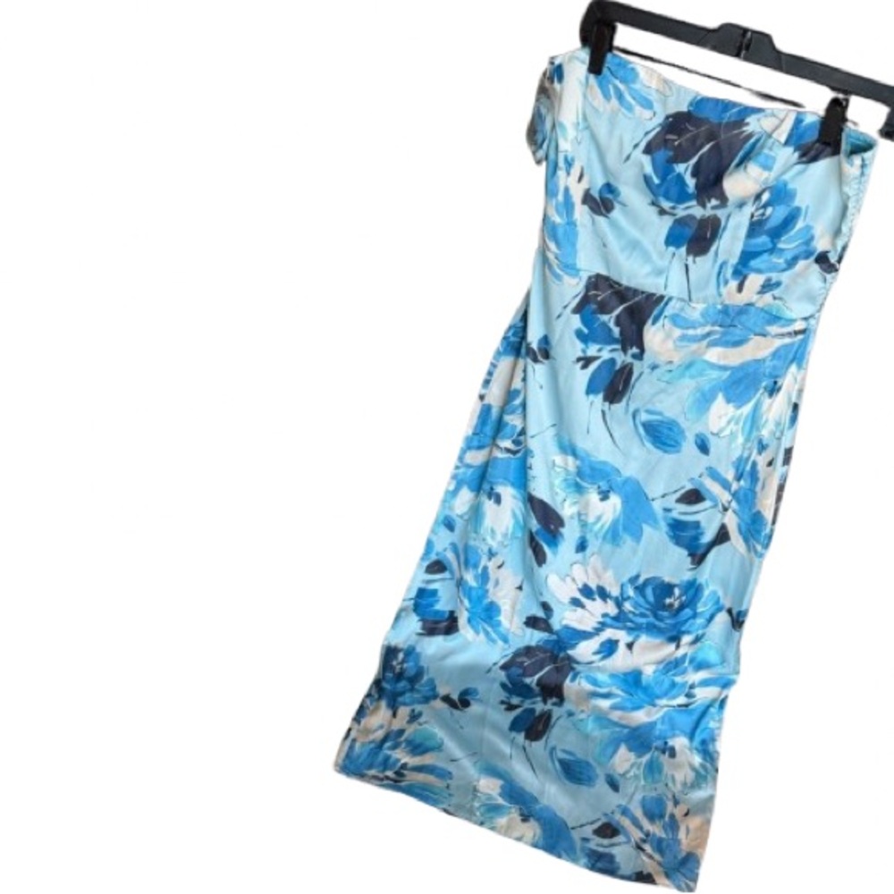 CLEARANCE - ✨ Abercrombie & Fitch Light Blue Floral Satin Maxi Dress – Size 8 ✨